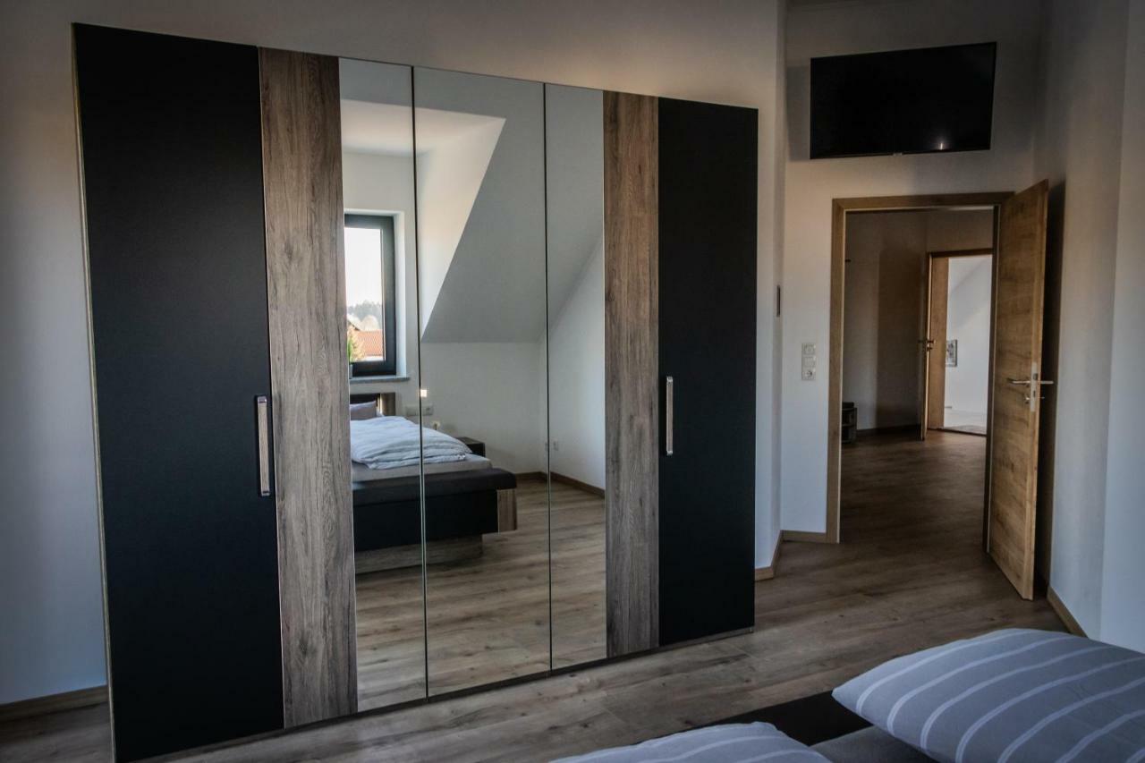 Landhaus Ferienwohnungen Mit Pool Und Wellness Neukirchen-Balbini 외부 사진