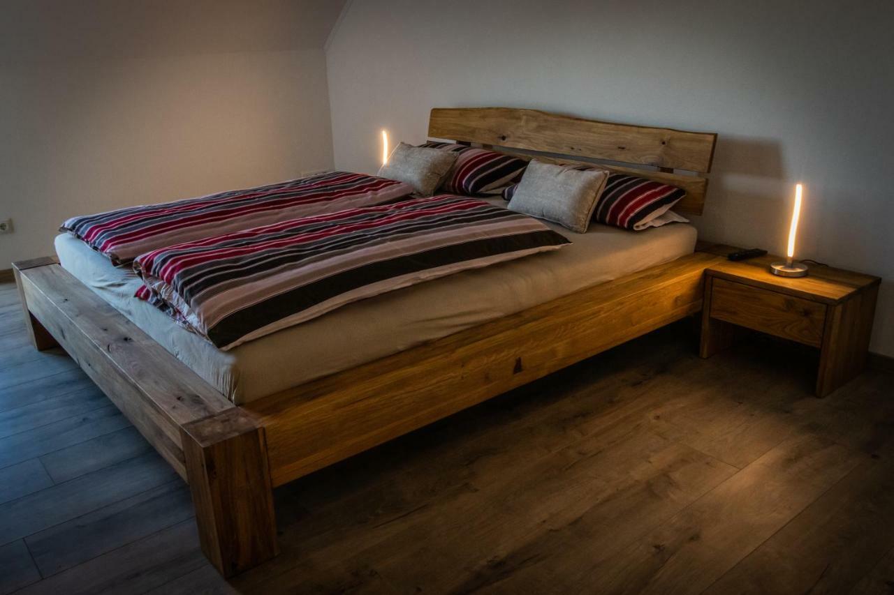 Landhaus Ferienwohnungen Mit Pool Und Wellness Neukirchen-Balbini 외부 사진