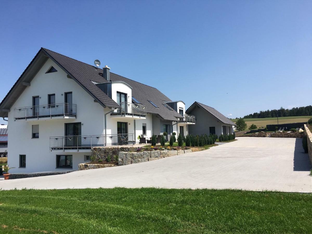 Landhaus Ferienwohnungen Mit Pool Und Wellness Neukirchen-Balbini 외부 사진