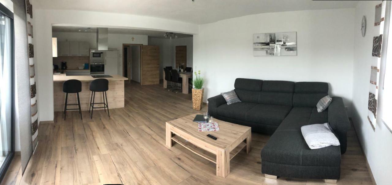 Landhaus Ferienwohnungen Mit Pool Und Wellness Neukirchen-Balbini 외부 사진