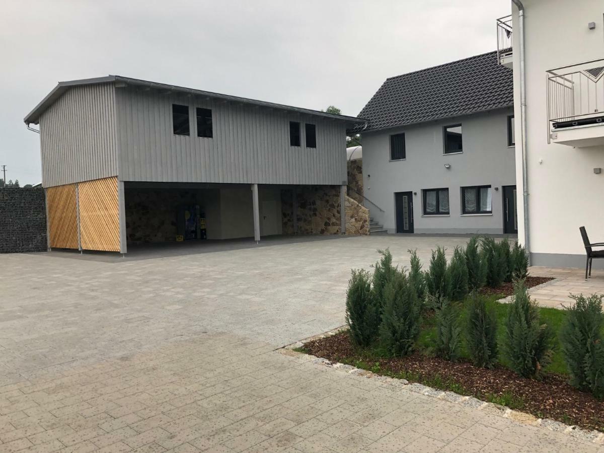 Landhaus Ferienwohnungen Mit Pool Und Wellness Neukirchen-Balbini 외부 사진
